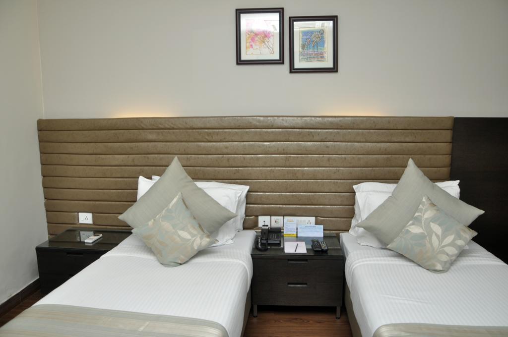 Indismart Hotel Calcutta  Esterno foto