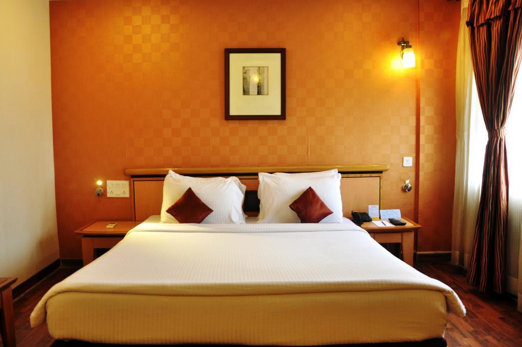 Indismart Hotel Calcutta  Esterno foto