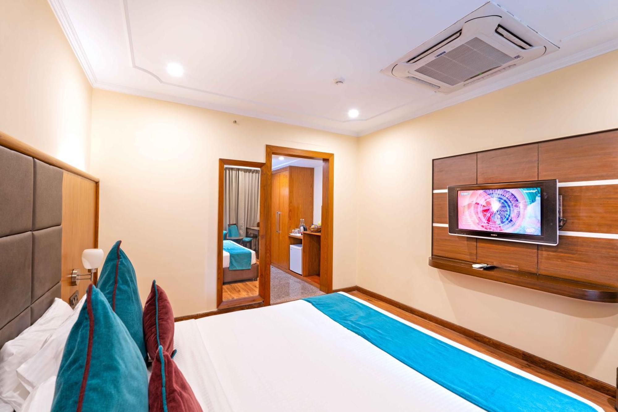 Indismart Hotel Calcutta  Esterno foto