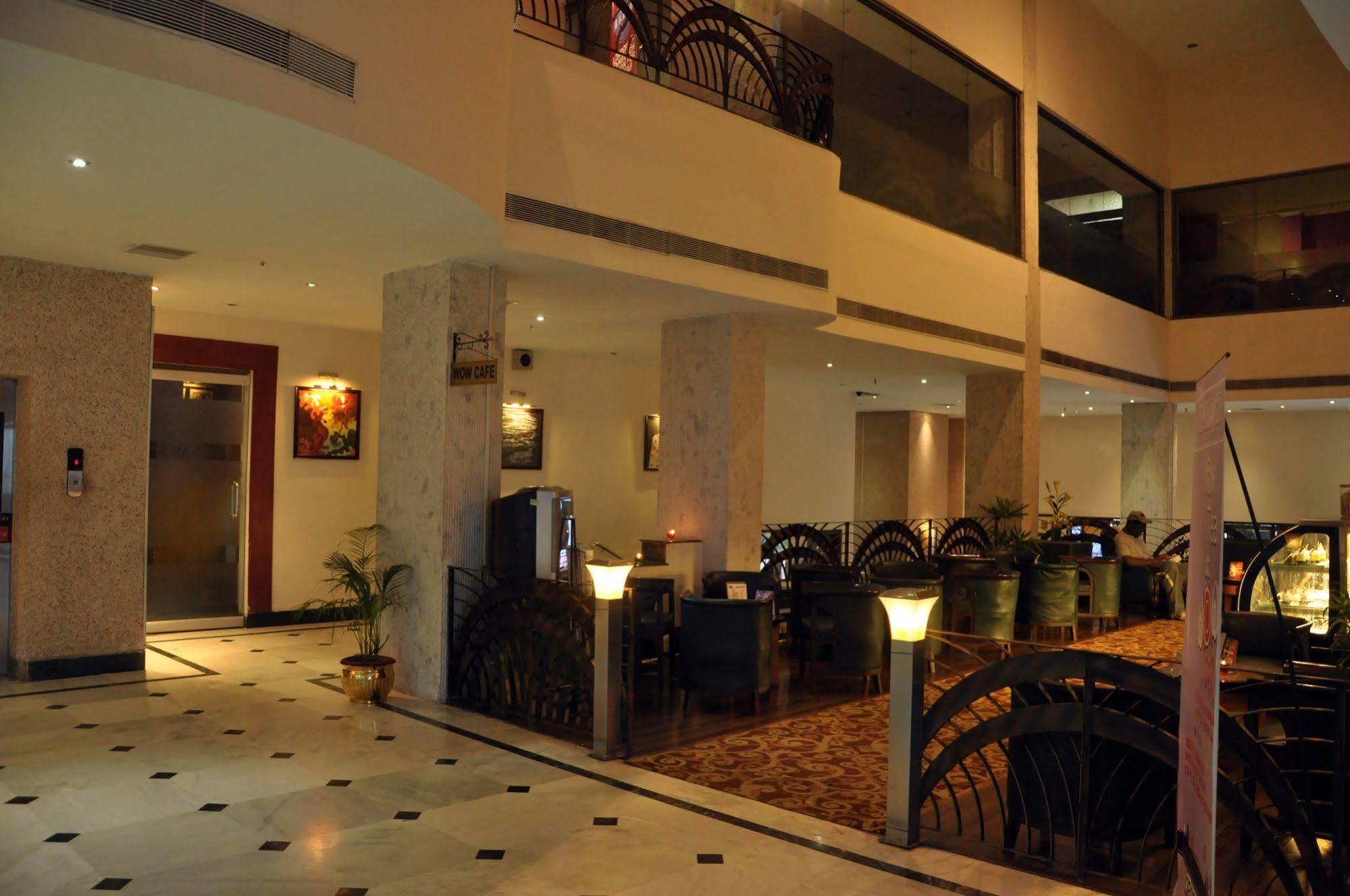 Indismart Hotel Calcutta  Esterno foto