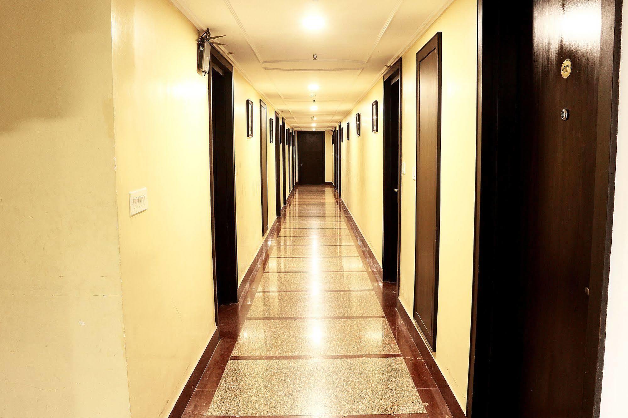 Indismart Hotel Calcutta  Esterno foto
